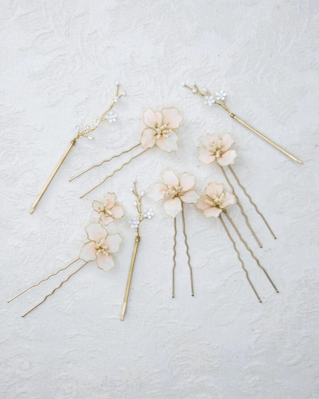 Forcine fiori di ciliegio rosa cipria e oro per raccolti sposa romantici