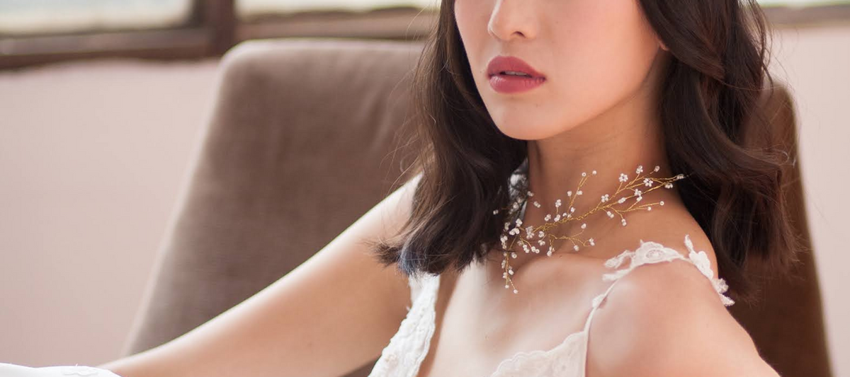 Collana da sposa Elibre con perline dal design artigianale per ogni tipo di abito