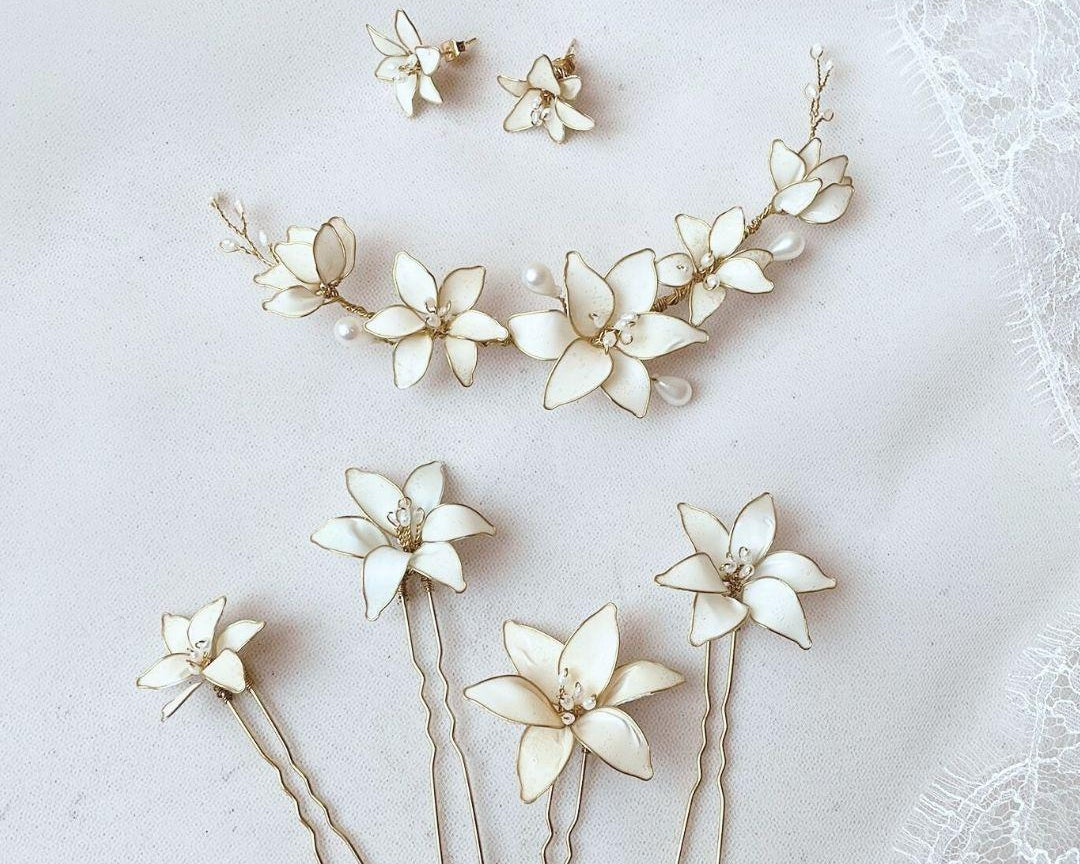 Set da sposa coordinato con orecchini lilium e fermaglio o forcine abbinate e acquistabili a scelta