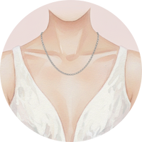 Collana da sposa Elibre di media lunghezza, perfetta per scollature a V o a cuore, che segue la linea naturale del décolleté con raffinatezza.