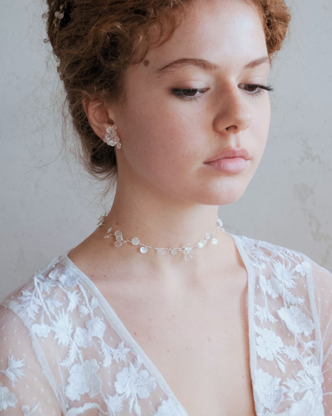 Dettaglio del Choker Perla di Luna Elibre, un gioiello dal carattere iconico