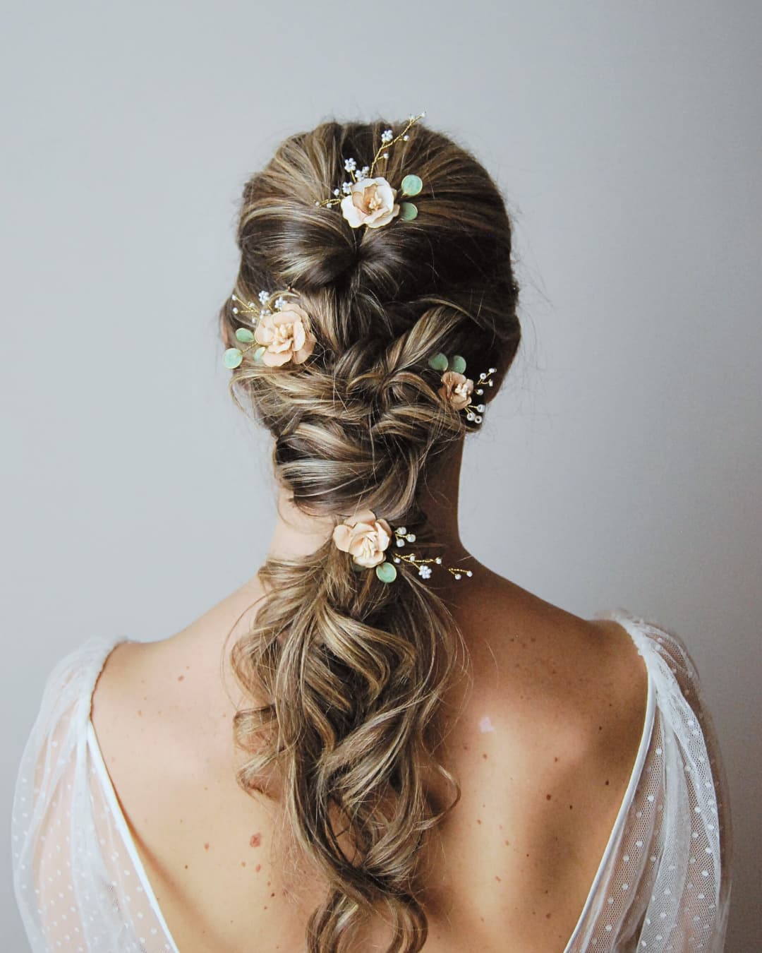 Creazione artigianale Elibre: set di 4 forcine con fiori rosa e dettagli botanici verde salvia.