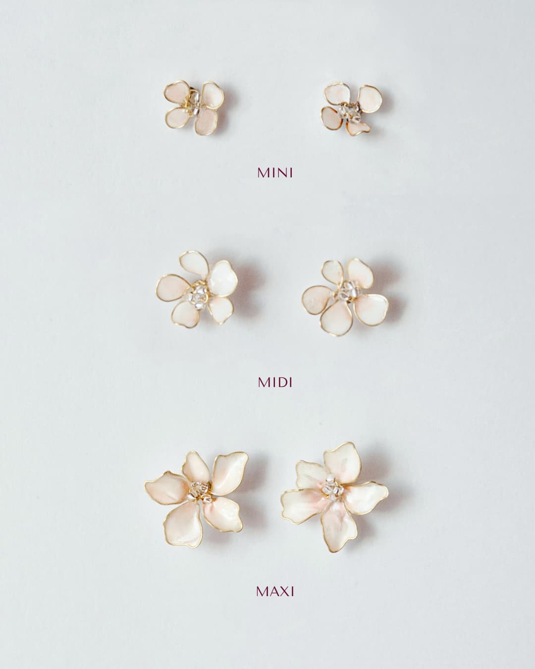Orecchini a lobo floreali Elibre disponibili nelle dimensioni mini, midi,maxi.