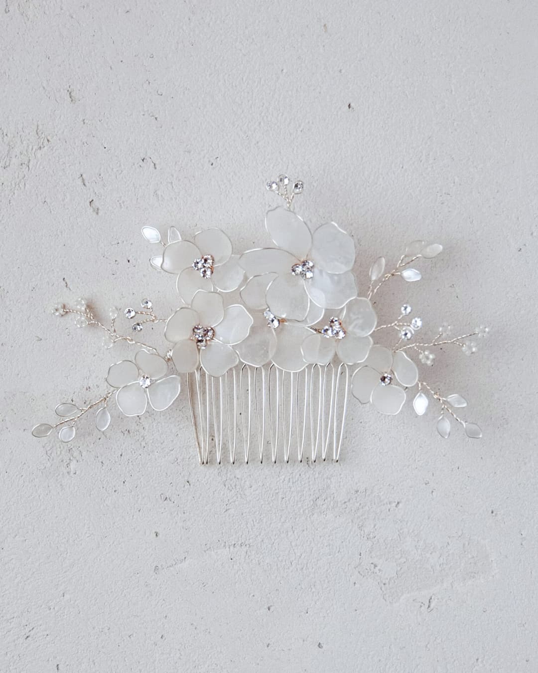 Il pettinino Frostalia per sposa elegante