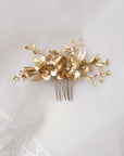 pettinino floreale dorato per sposa elegante