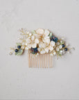 Pettinino floreale con more, perfetto per una sposa boho chic e romantica.