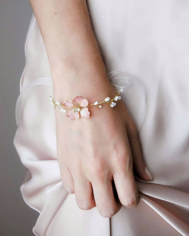 Bracciale Soliflora dorato e leggero con cristallo centrale per damigelle