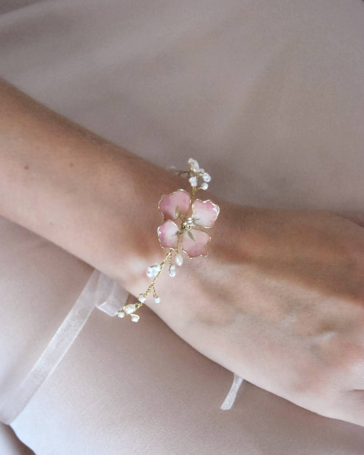 Fiore singolo artigianale Bracciale Soliflora per look sposa raffinato