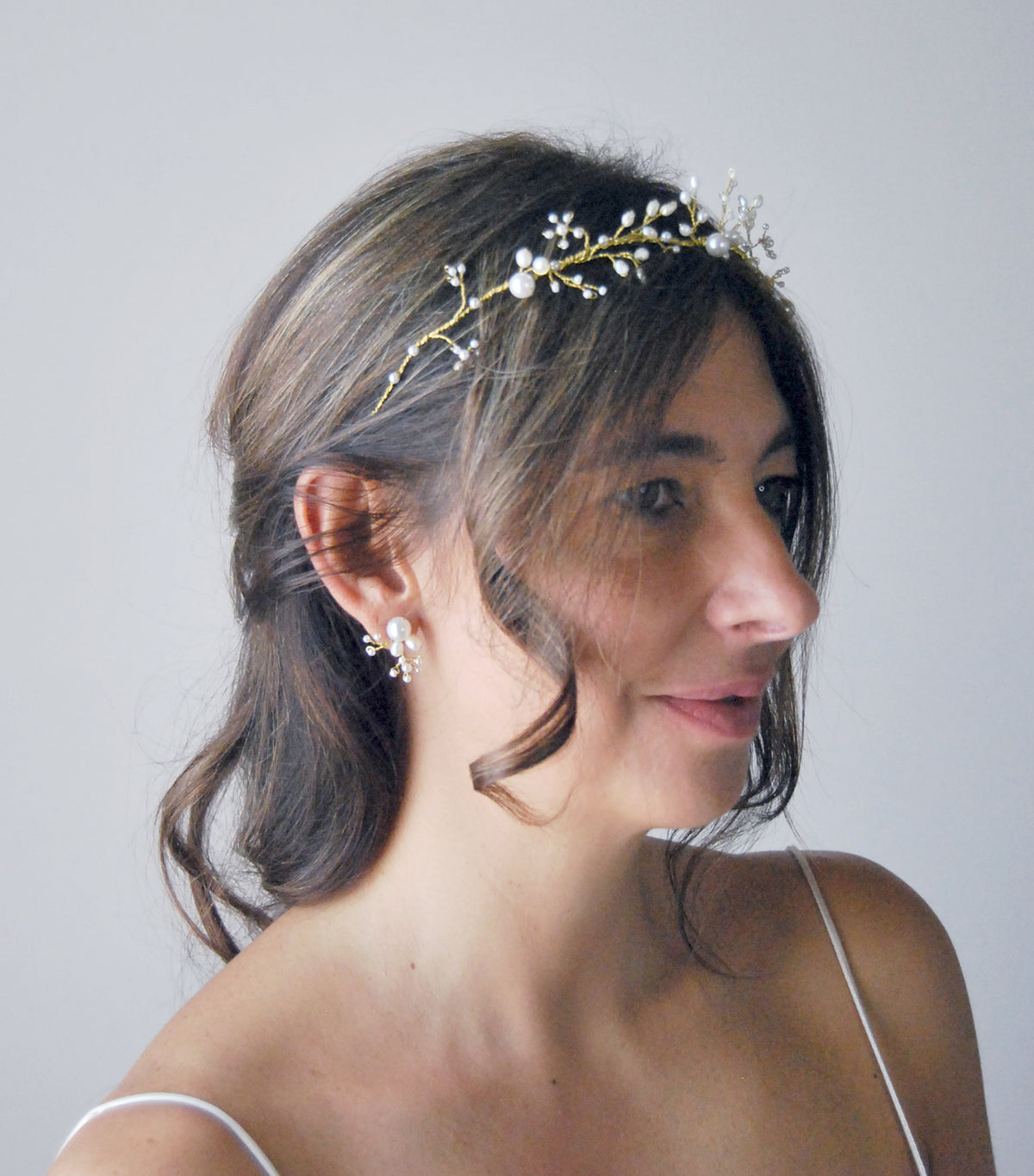 Watered pearl hair crown