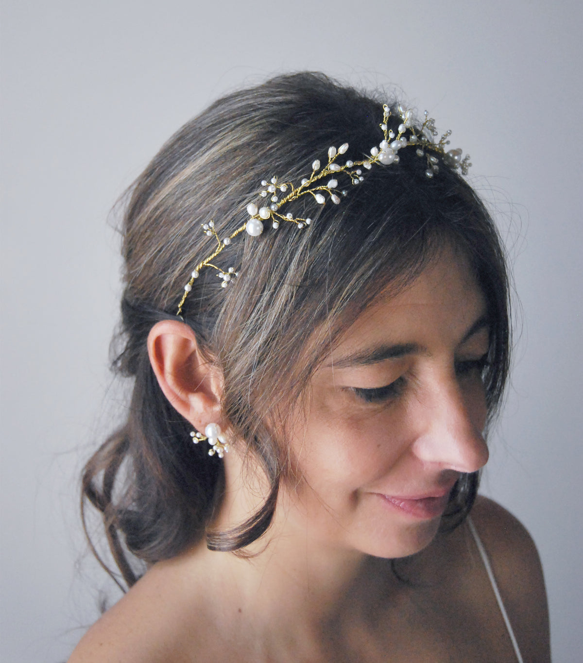 Watered pearl hair crown