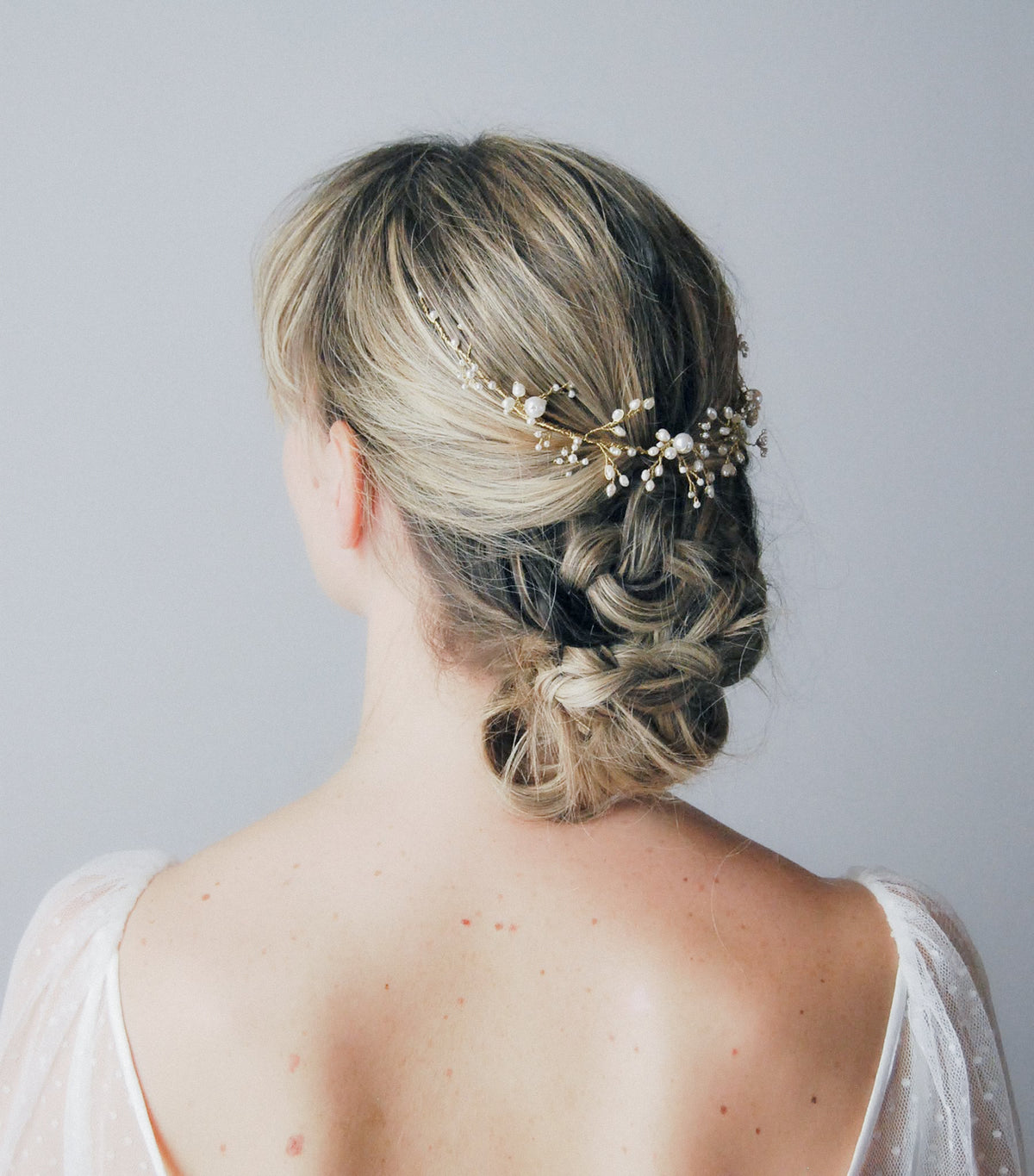 Watered pearl hair crown