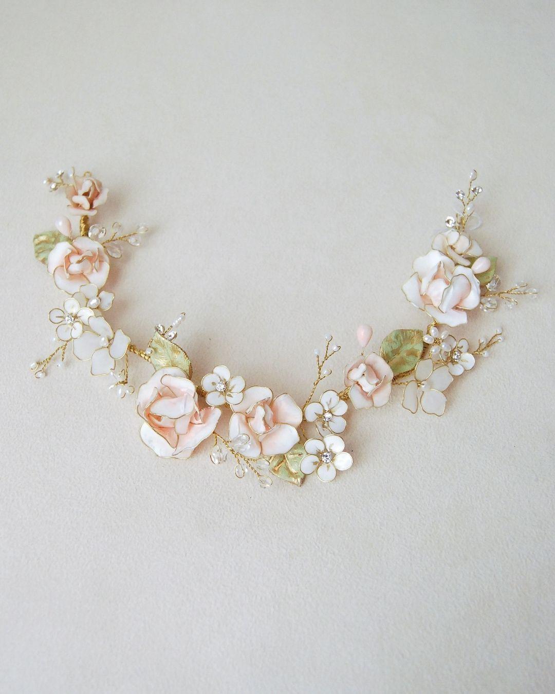 Flowering roses hair vine