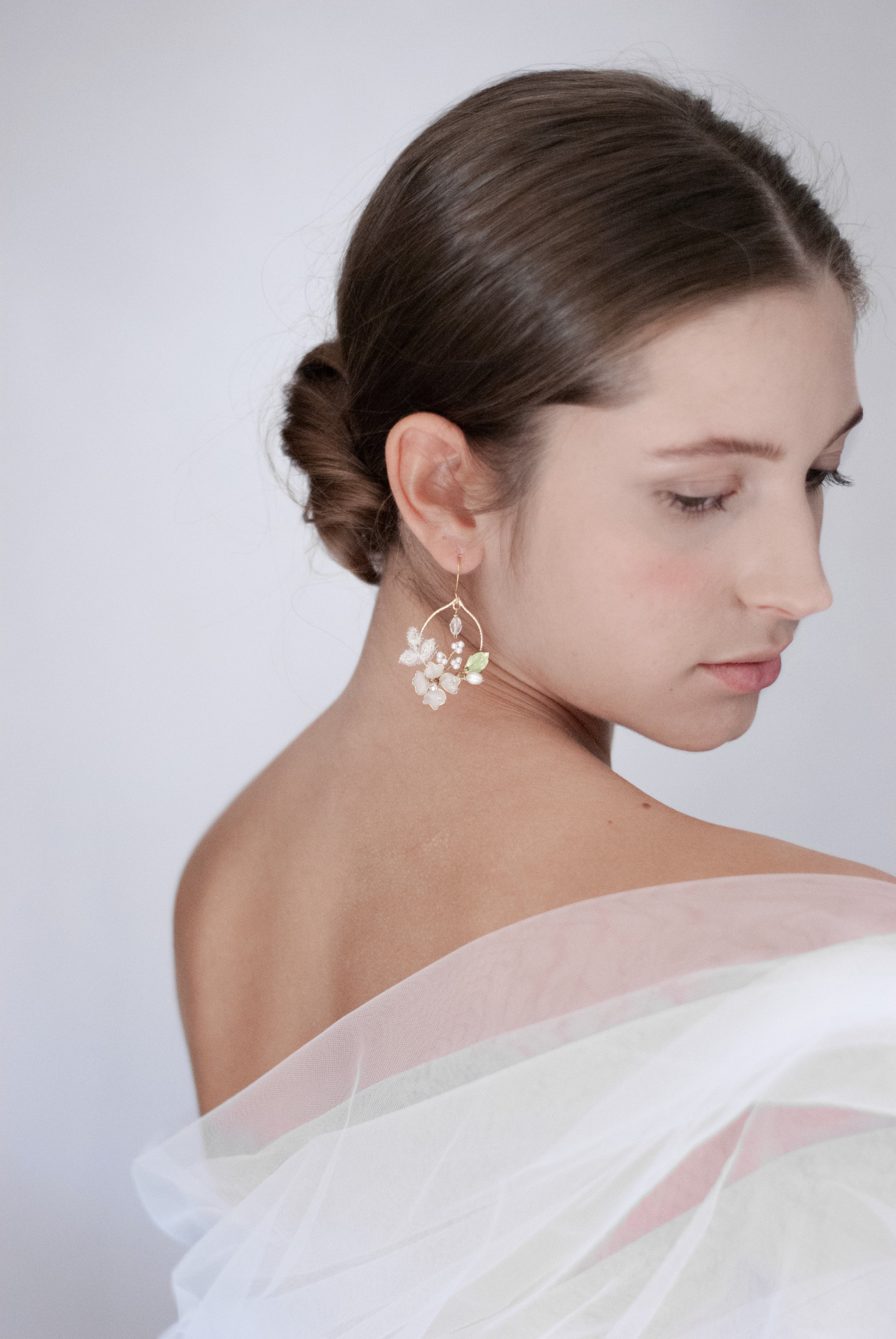 Floral teardrop pendant earrings