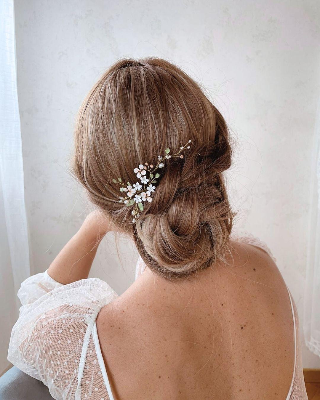 forcina floreale per sposa dal matrimonio in stile botanico