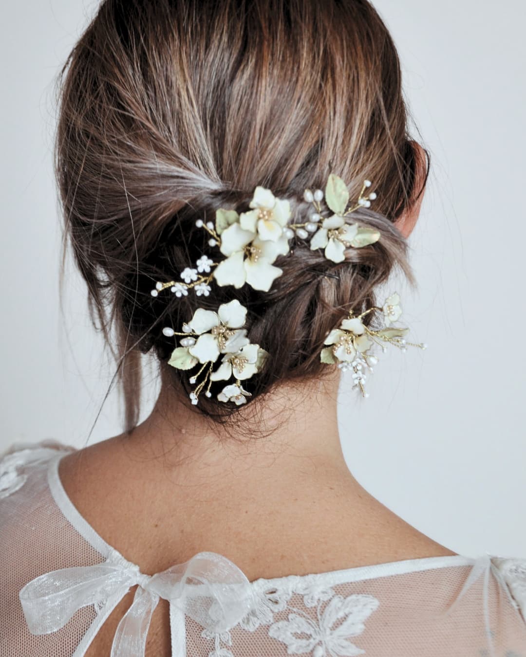 Set di quattro forcine Fiori di Melo artigianali, perfette per la sposa bohemian, leggere e delicate tra i capelli.