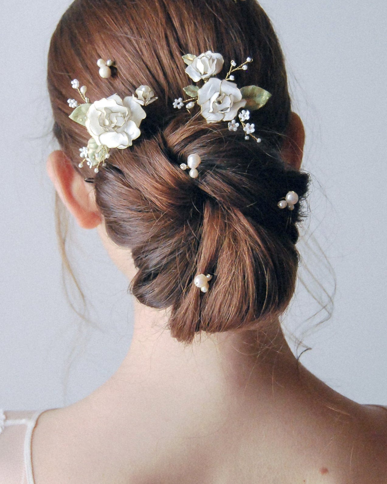 Forcine con perle di fiume, accessori perfetti per un&#39;acconciatura elegante e luminosa.