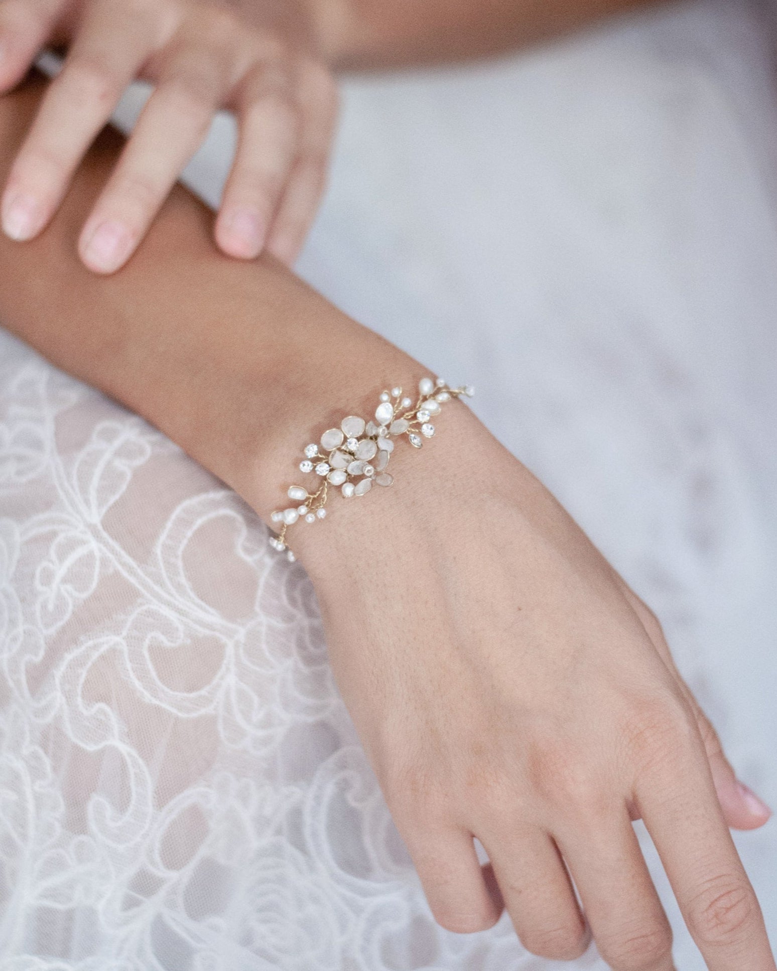 Bracciale di fiori argento