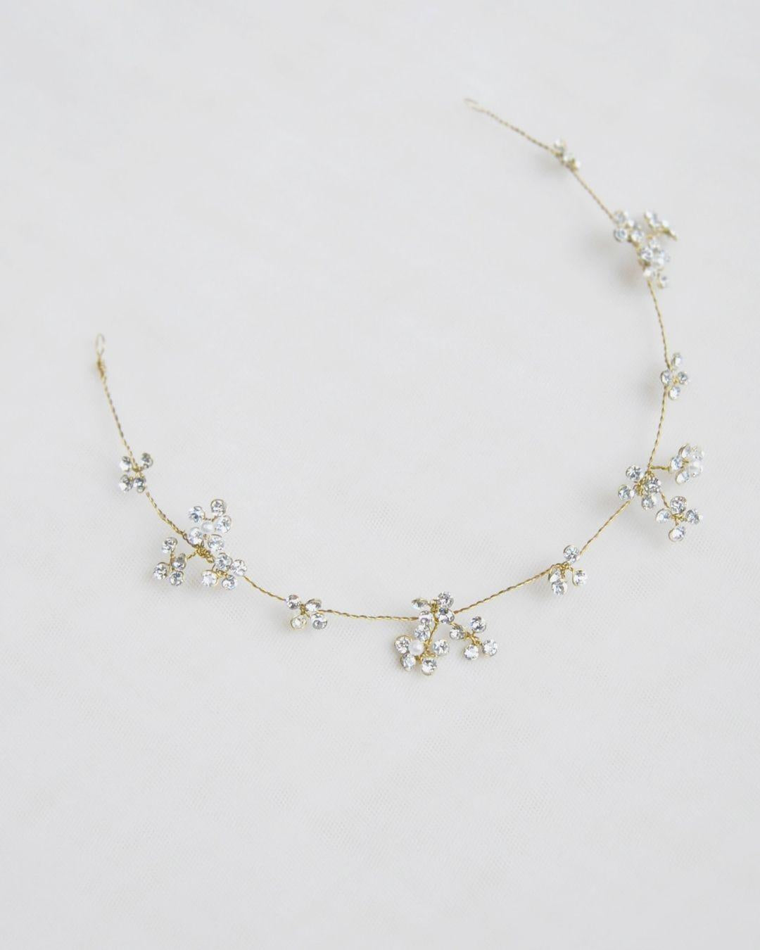 Coroncina Brillaflora sposa con grappoli di cristalli Swarovski e perline giapponesi - Elibre