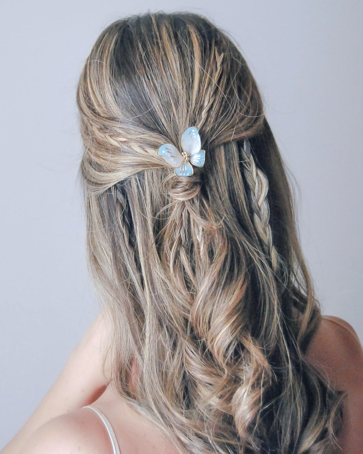 Farfalle ideali per raccolti e intrecci sposa, con grazia e leggerezza.