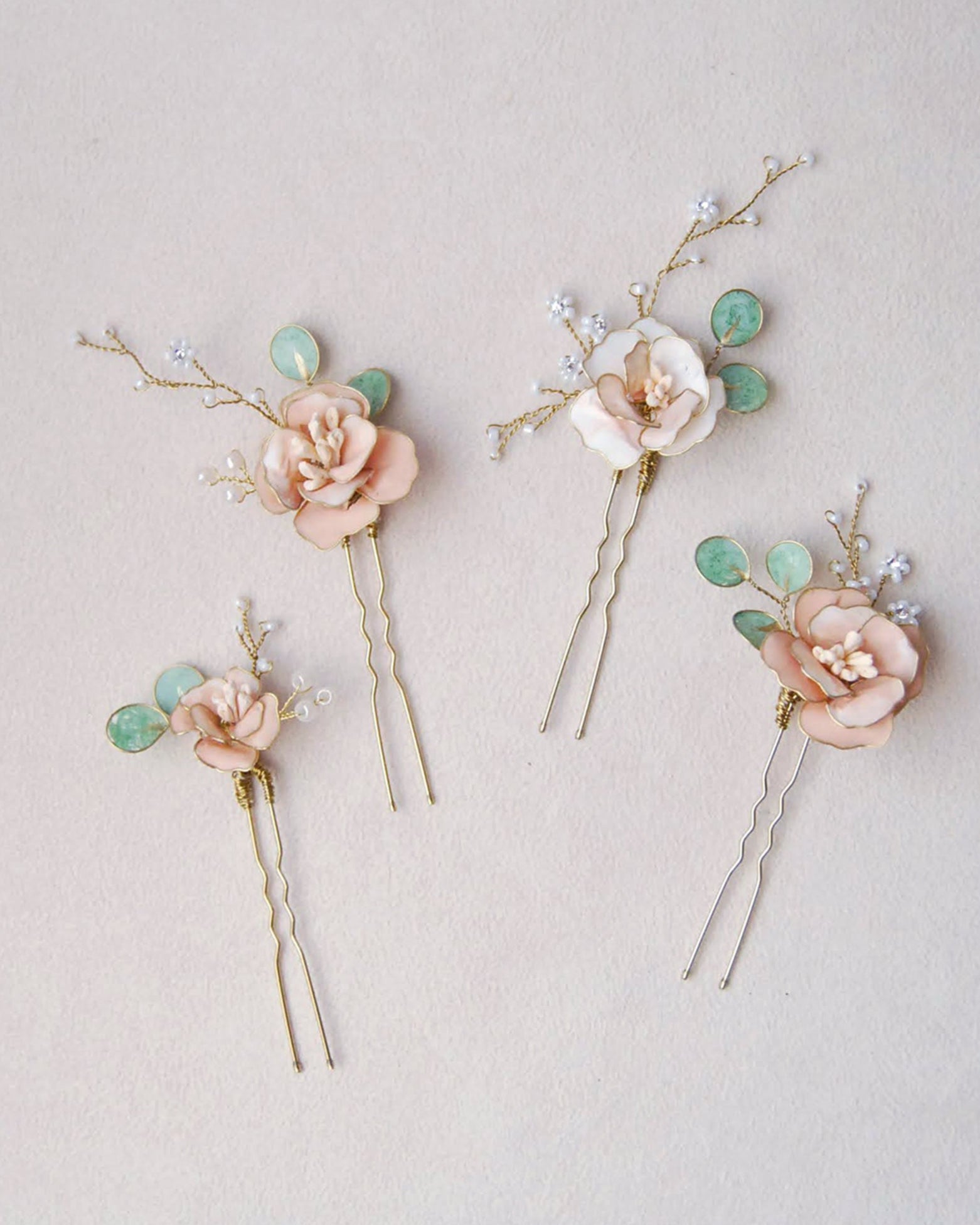 Forcine sposa floreali con peonia ed eucalipto, per un look naturale ed elegante.