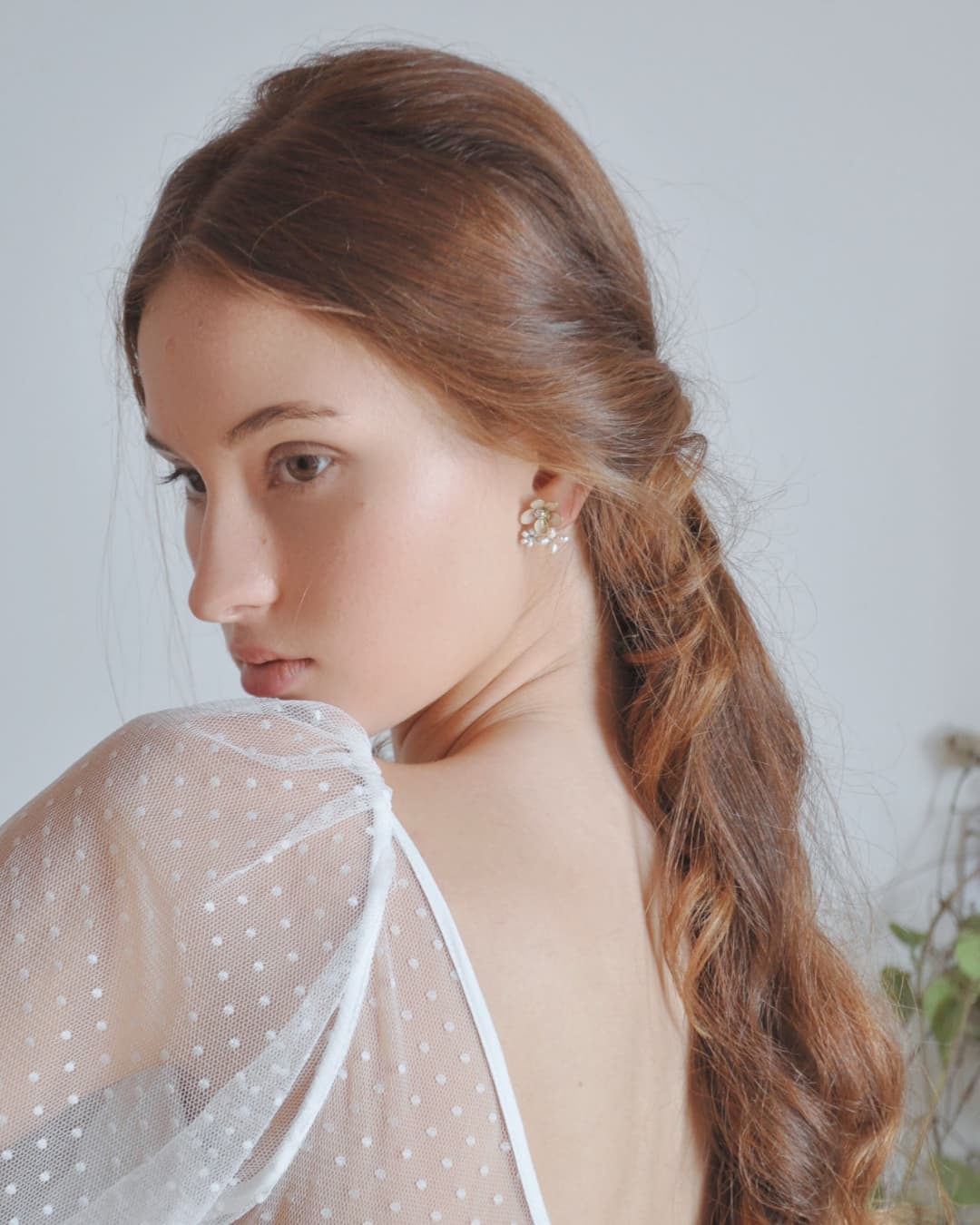 Orecchini artigianali di lusso Trinitas, il must-have nuziale per un'eleganza raffinata e senza tempo.