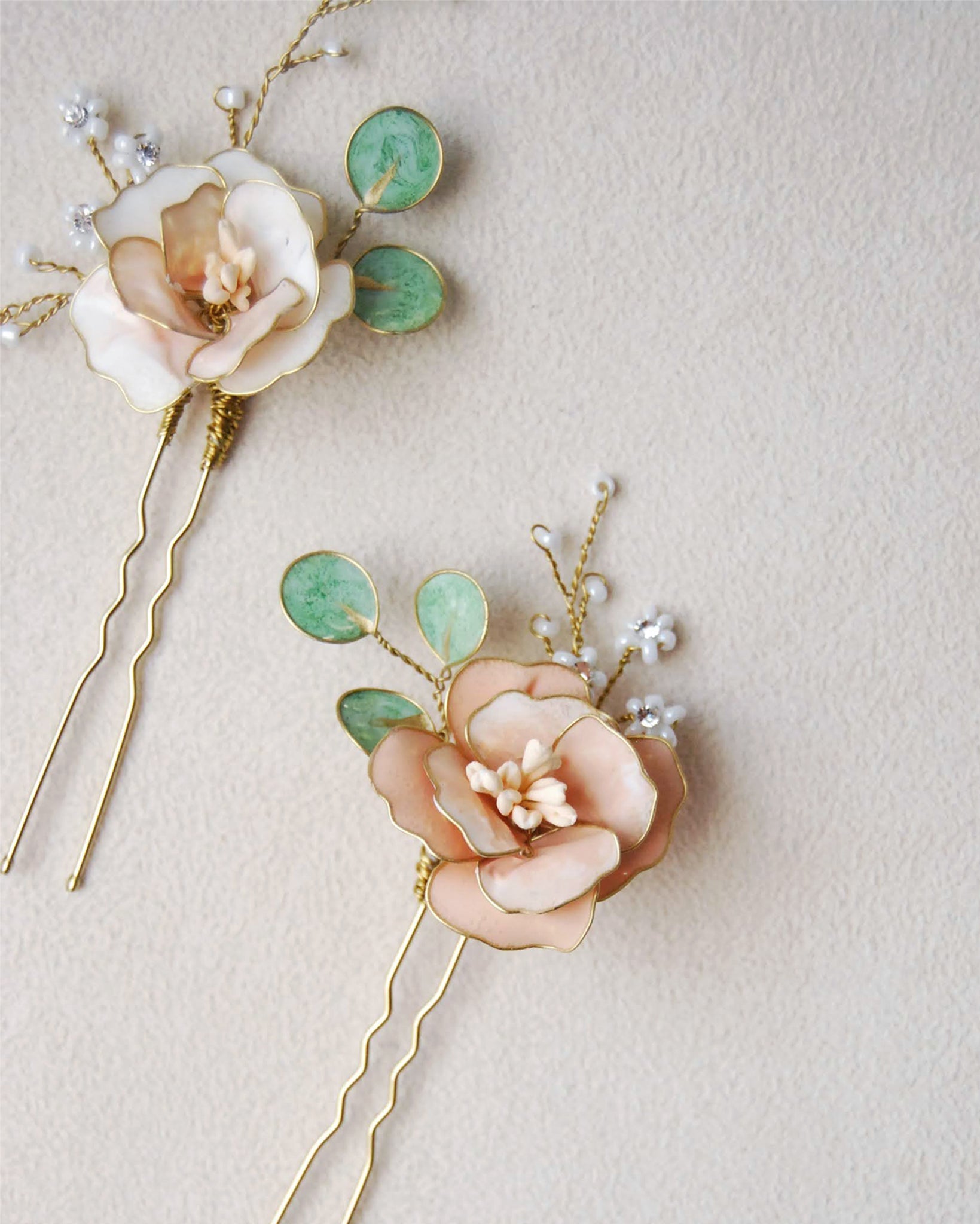 Set da 4 forcine perfetto per matrimoni boho o in giardino, con fiori delicati.
