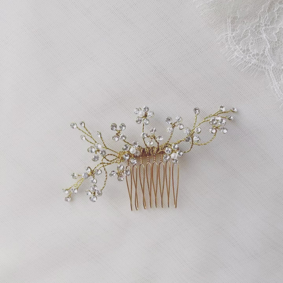 Small crystal flower comb