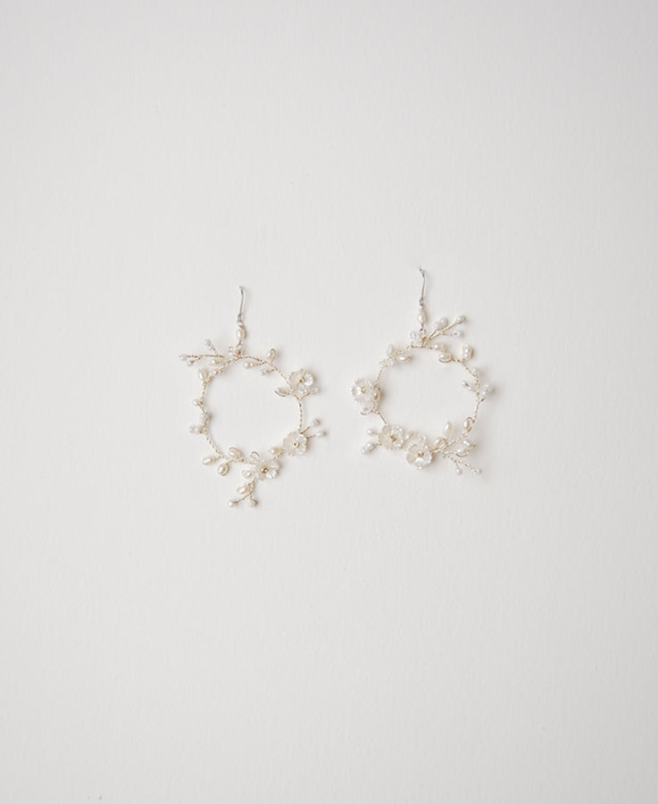 Pearl and crystal dangle earrings | Elibre handmade