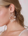 Bride pearl and flower dangle earrings | Elibre handmade