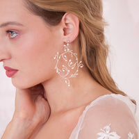 Hoop earrings with pearls