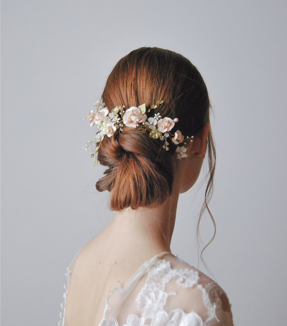 accessorio rosa floreale
