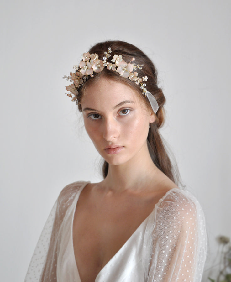 bride head band with pink flower