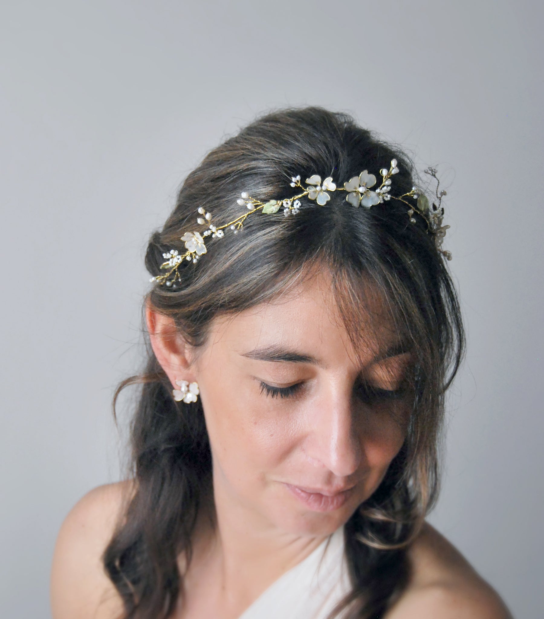 Heart petals and leaves crown