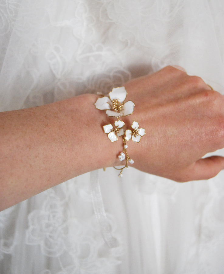 White flower bracelet
