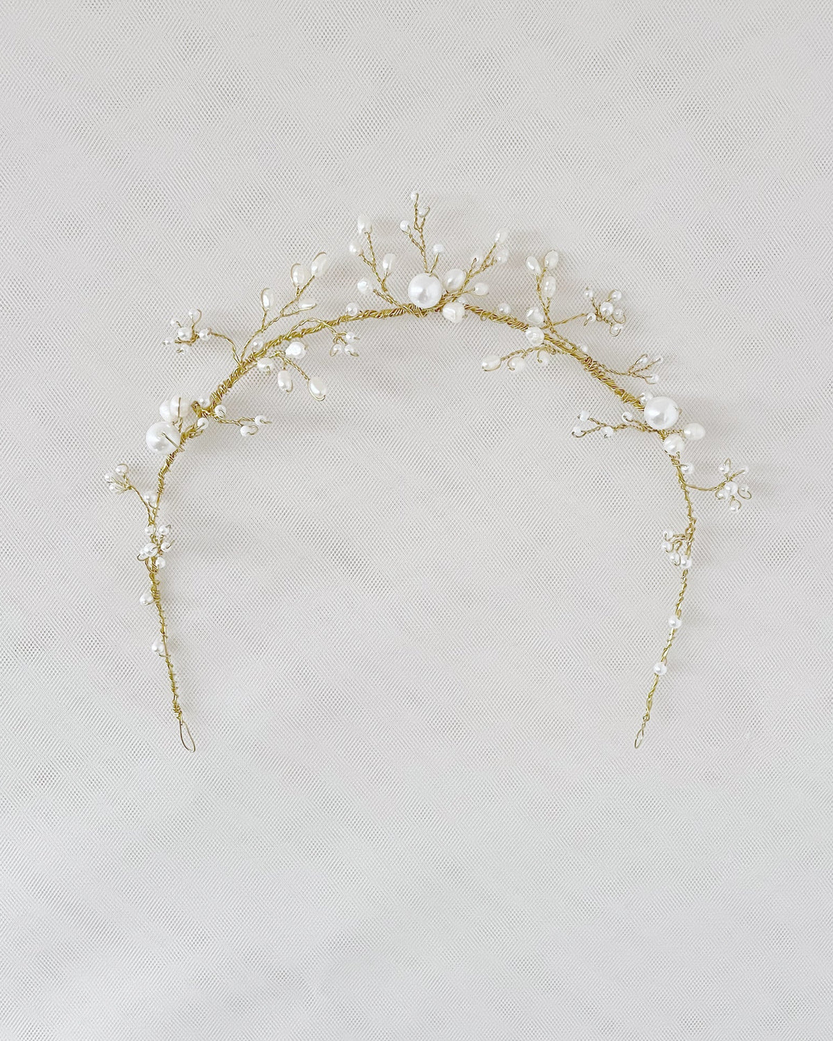 Watered pearl hair crown