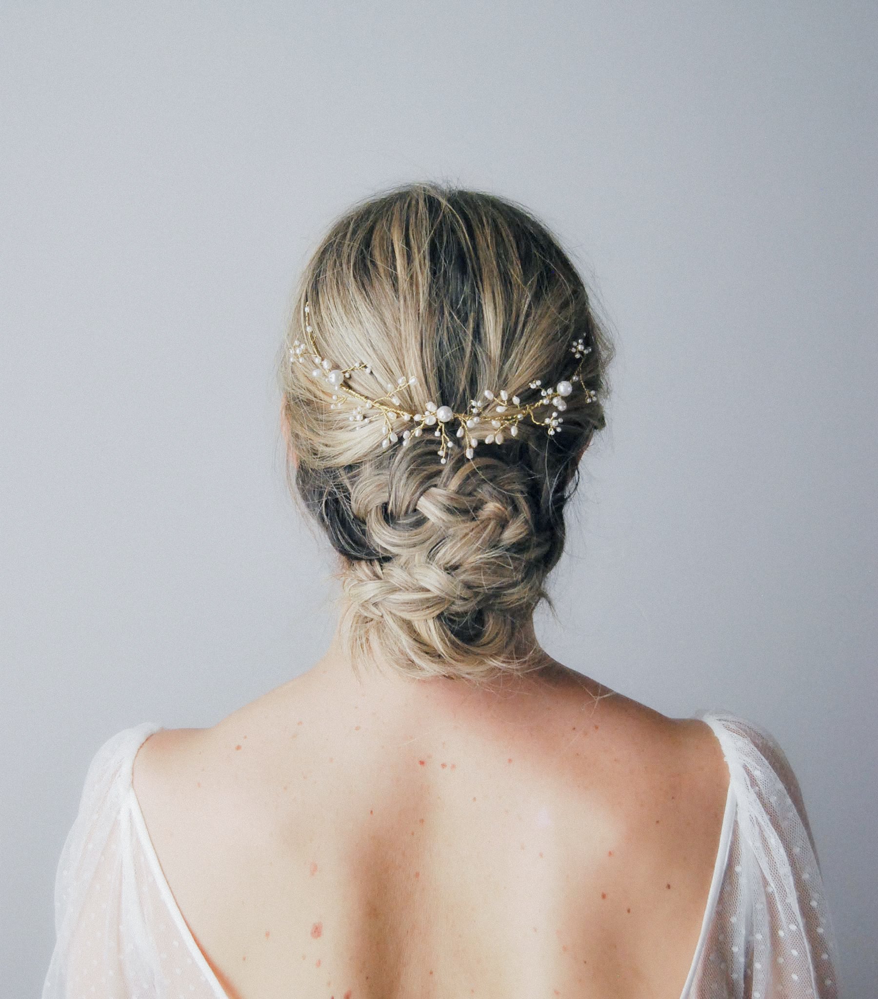 Watered pearl hair crown