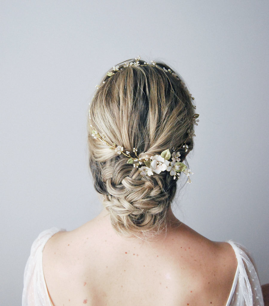 Floral comb with vines