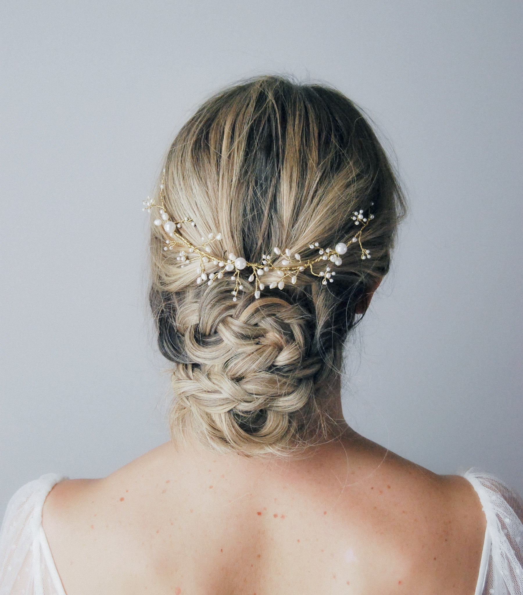 Watered pearl hair crown