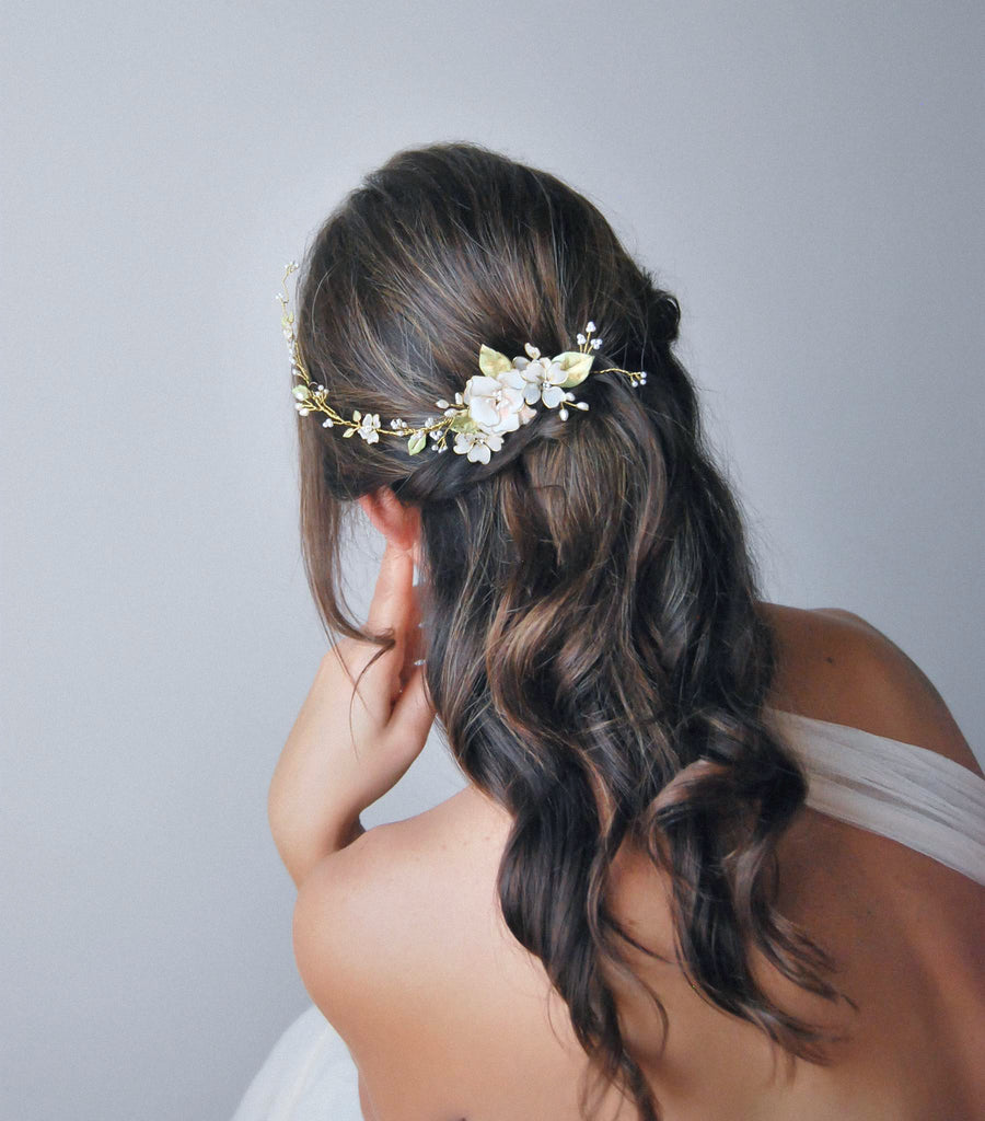 Floral comb with vines