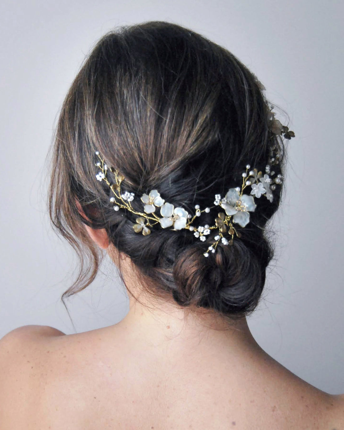 Frangipane flowers and clovers Hair vine