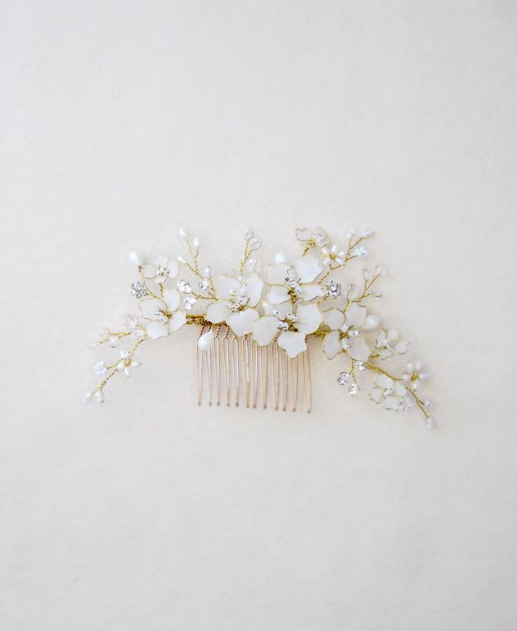opal white flower comb