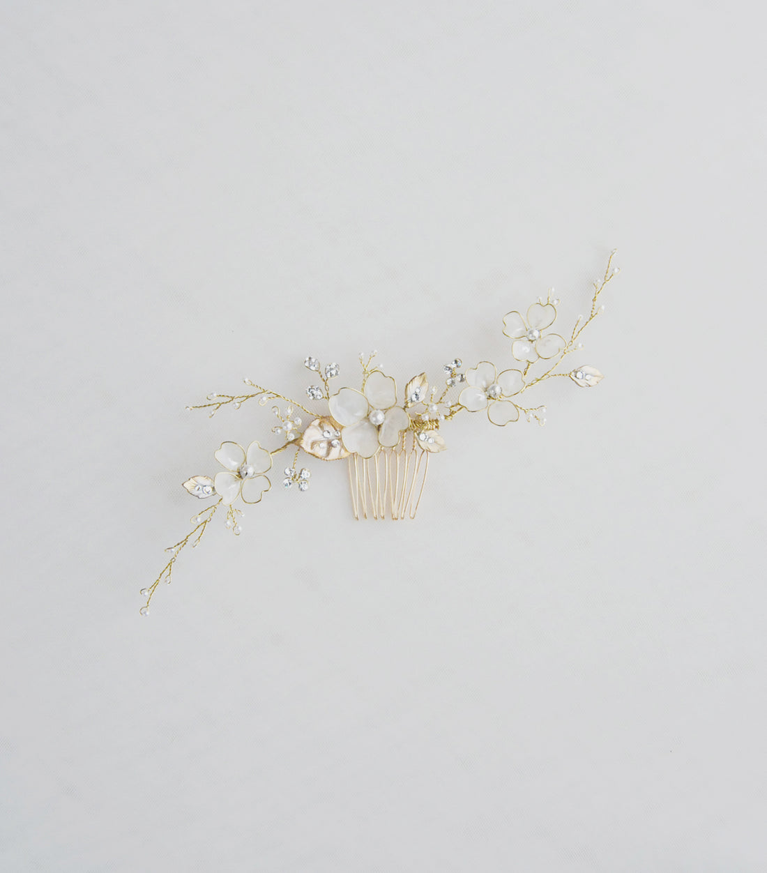 Heart flower vine comb