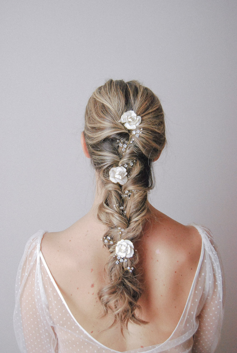 rose per pettinatura cerimonia sposa
