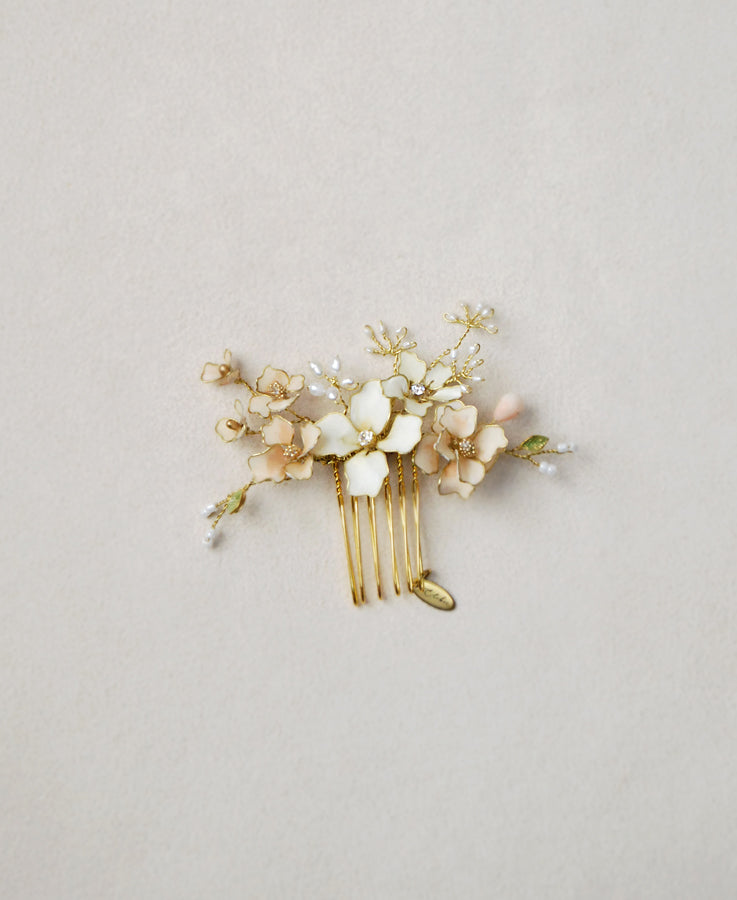small pink flower comb