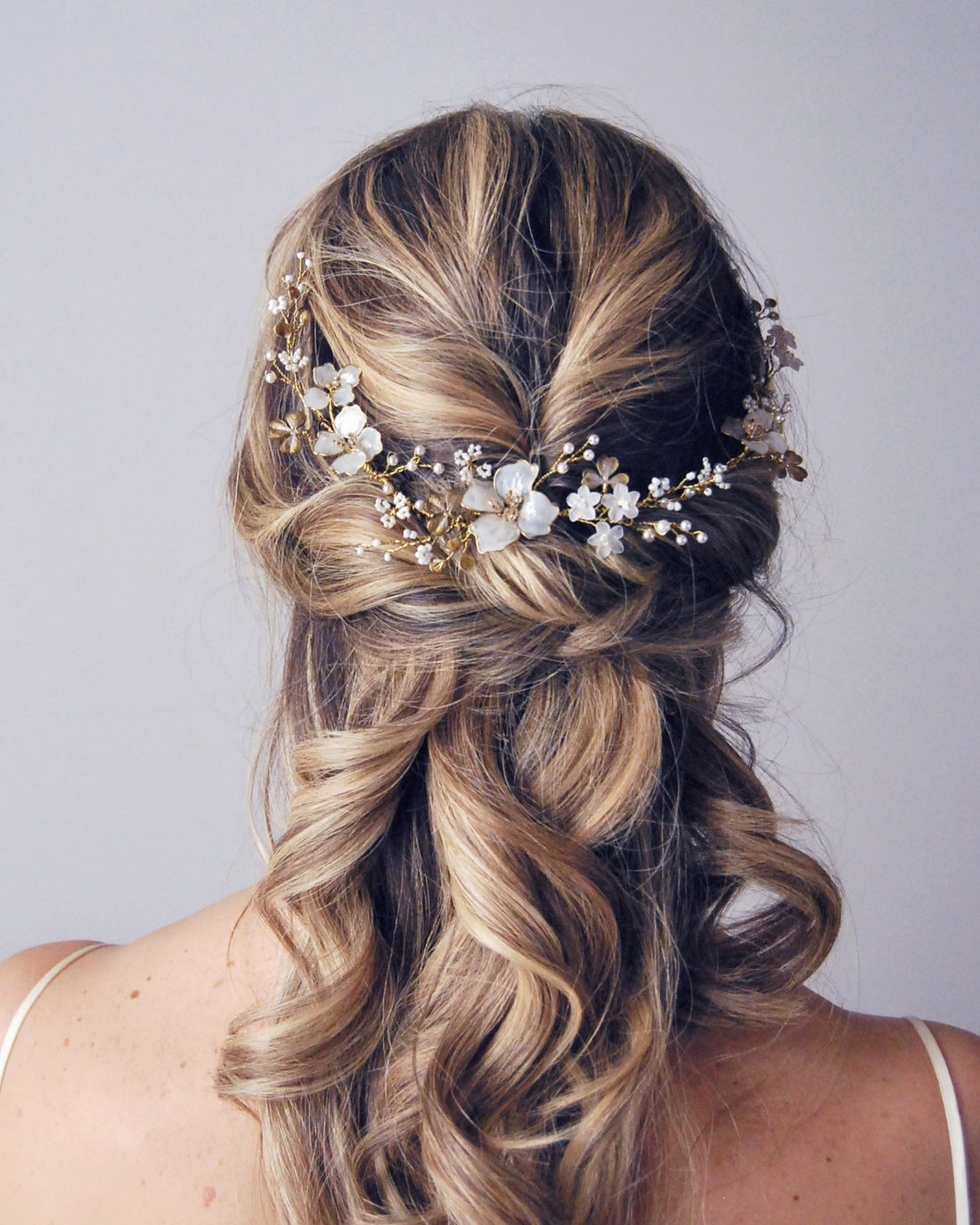 Frangipane flowers and clovers Hair vine