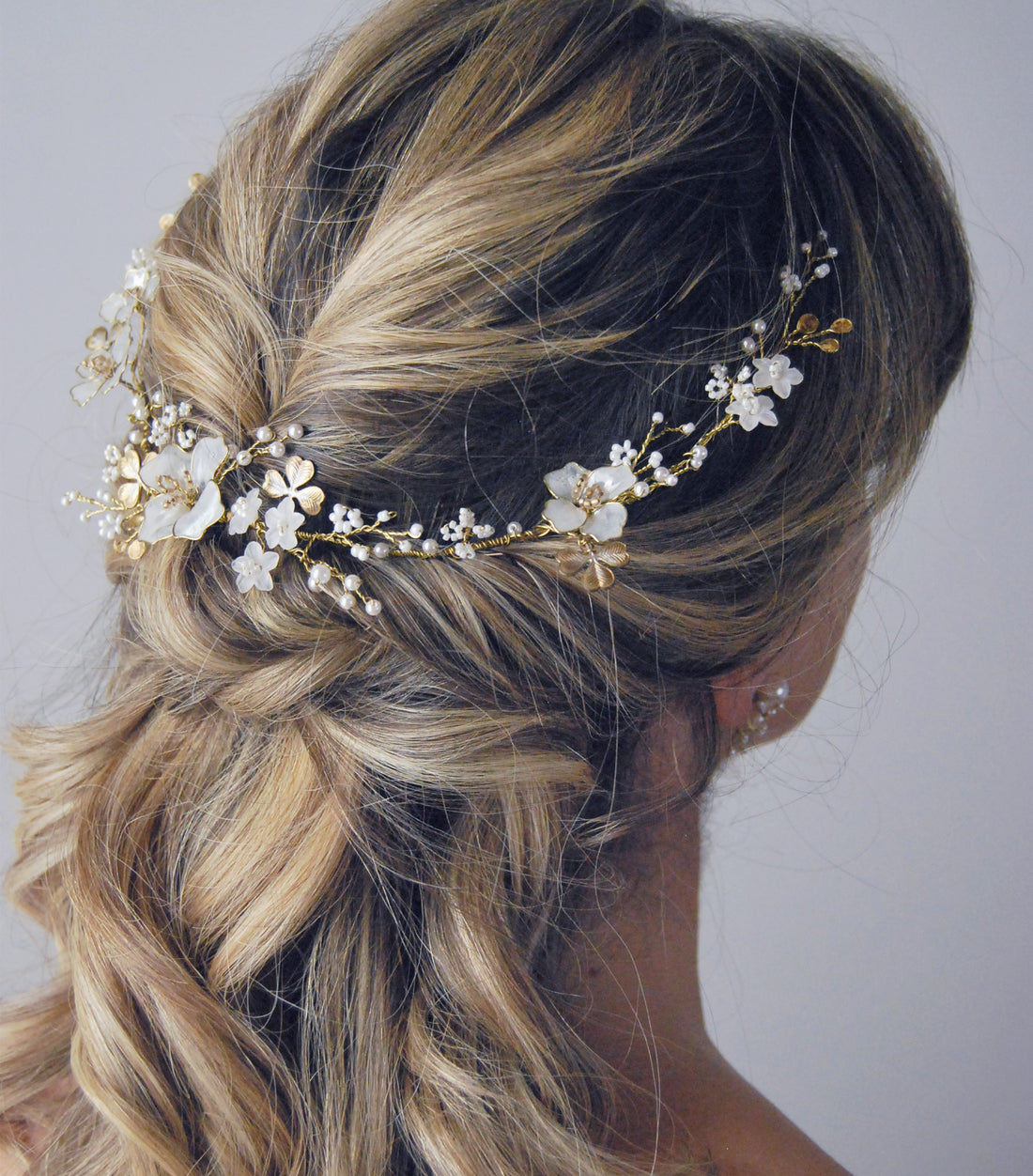 Frangipane flowers and clovers Hair vine