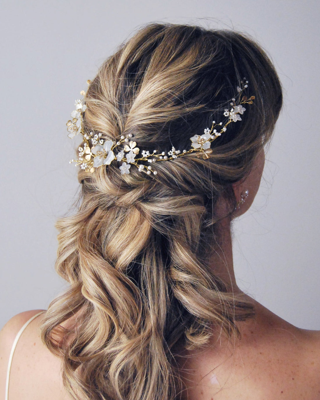 Frangipane flowers and clovers Hair vine