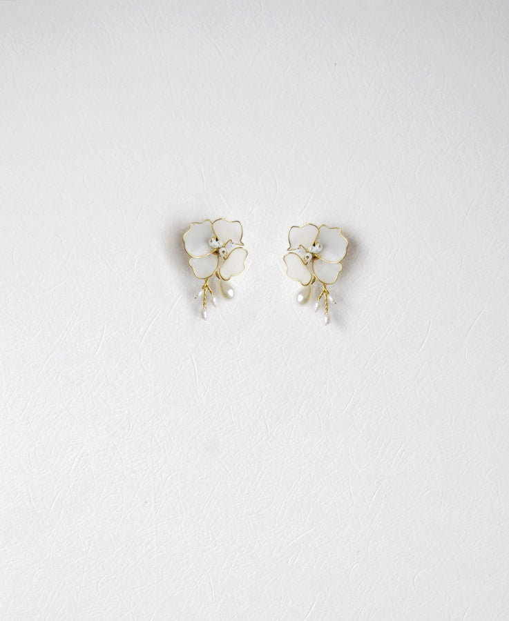 wedding white flower earrings 